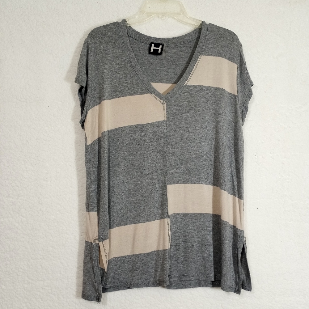 H by Bordeaux Short Sleeve V-Neck T-Shirt Size Large